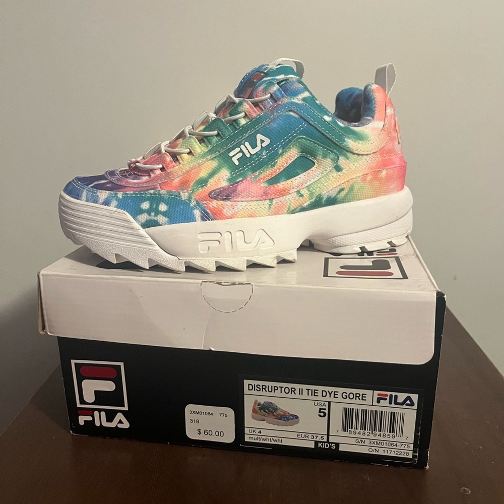 Fila Blue and Pink Sneakers Vibrant Retro Design